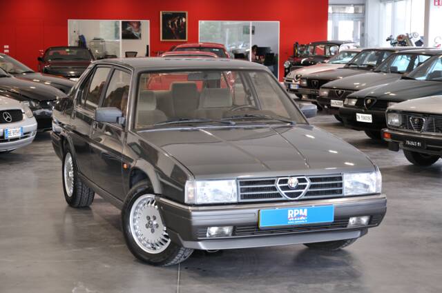 Image 1/21 of Alfa Romeo 90 2.5 Quadrifoglio Oro (1985)