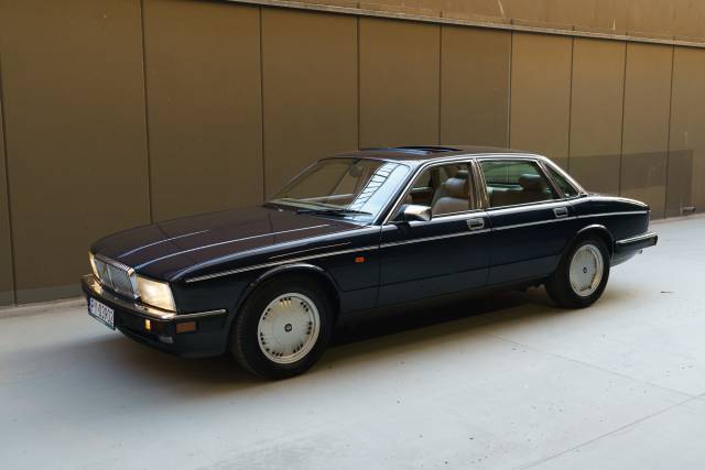 Bild 1/50 von Daimler XJ 6 4.0 (1993)