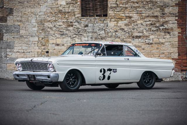 Image 1/25 of Ford Falcon Futura (1964)