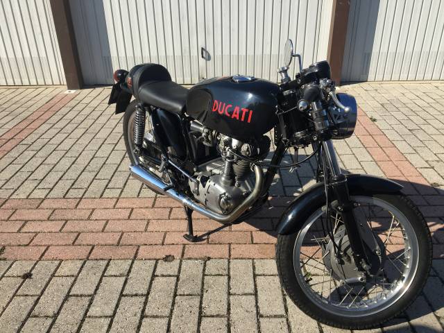 Afbeelding 1/24 van Ducati DUMMY (1971)
