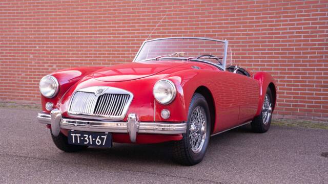Image 1/8 of MG MGA 1500 (1956)