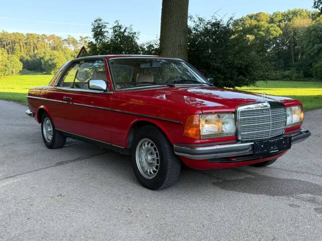 Bild 1/9 von Mercedes-Benz 230 C (1980)