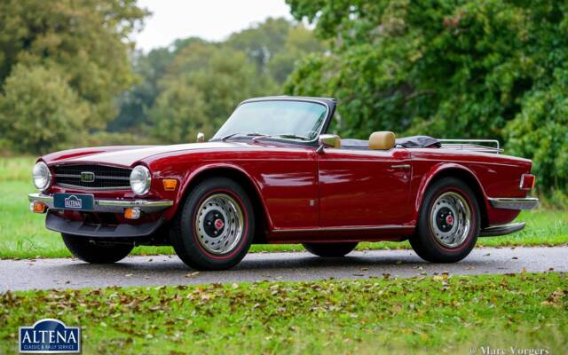Image 1/54 of Triumph TR 6 (1975)