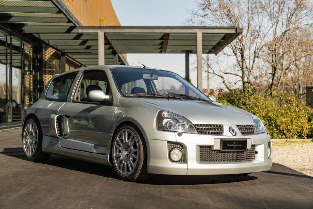 Image 1/36 de Renault Clio II V6 (2001)