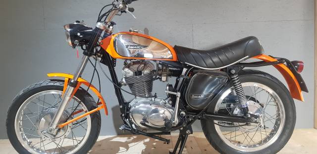 Afbeelding 1/4 van Ducati DUMMY (1972)