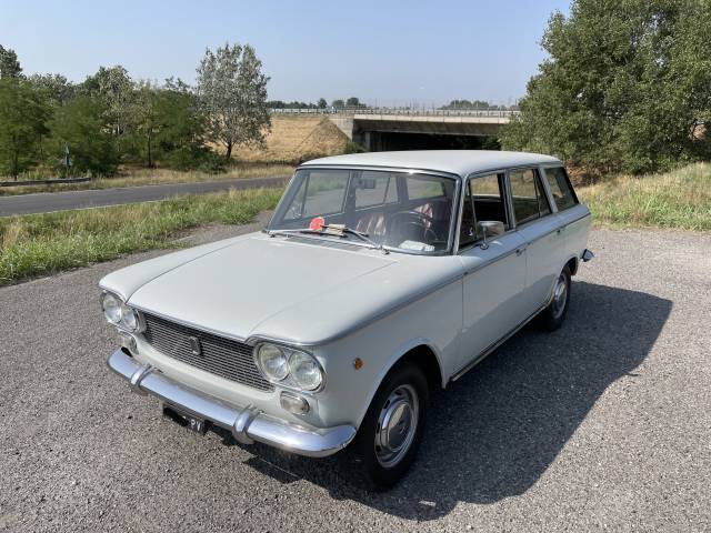 Three-quarter front right