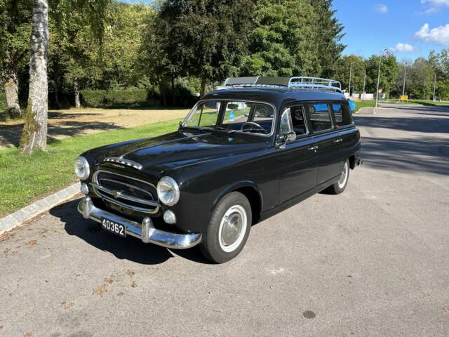 Imagen 1/8 de Peugeot 403 LD Familiare (1961)