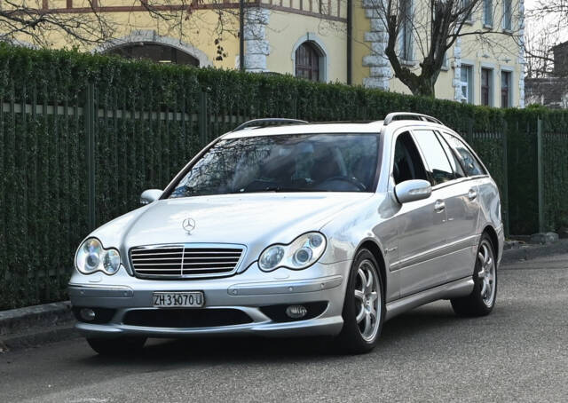 Image 1/32 of Mercedes-Benz C 32 AMG T (2003)