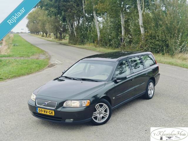 Image 1/40 de Volvo V 70 2.4 (2005)