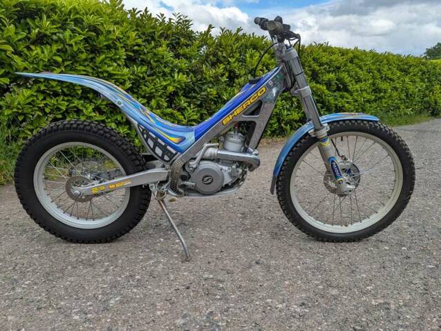 Image 1/25 of Sherco DUMMY (2002)