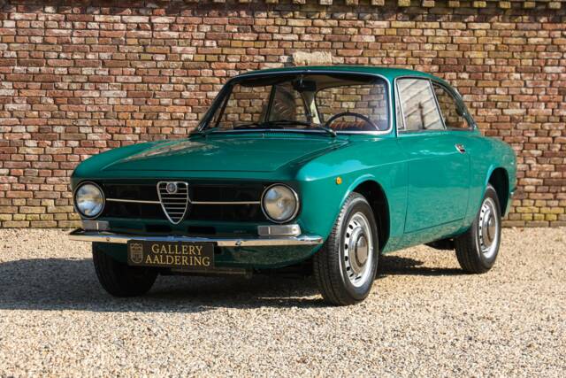 Bild 1/50 von Alfa Romeo Giulia 1300 GT Junior (1972)