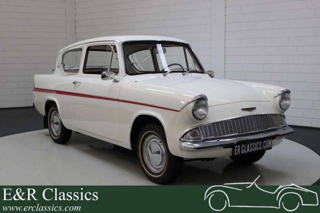 Image 1/30 of Ford Anglia Super (1964)