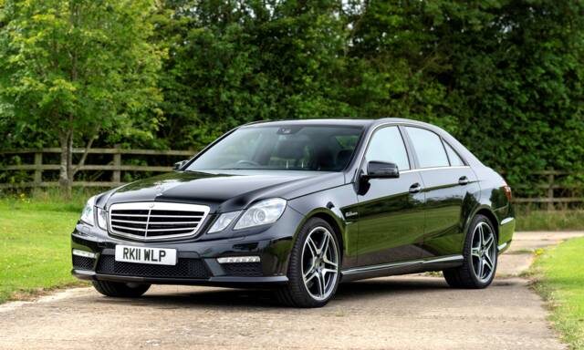 Bild 1/50 von Mercedes-Benz E 63 AMG (2011)