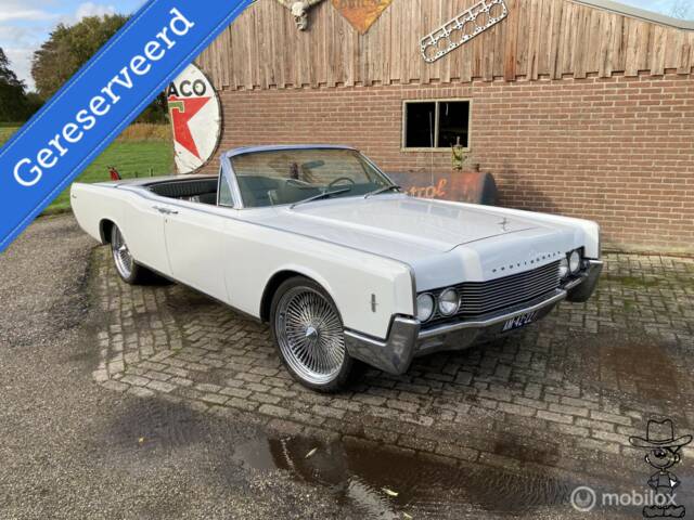 Bild 1/50 von Lincoln Continental Convertible (1966)