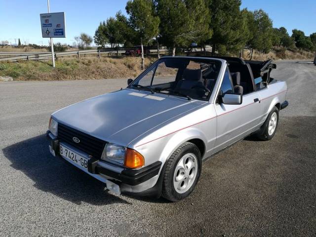 Bild 1/7 von Ford Escort 1.6i (1983)