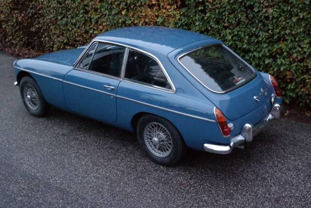Image 1/16 of MG MGB GT (1967)