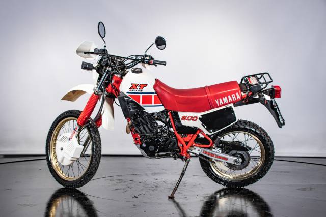Bild 1/50 von Yamaha DUMMY (1984)