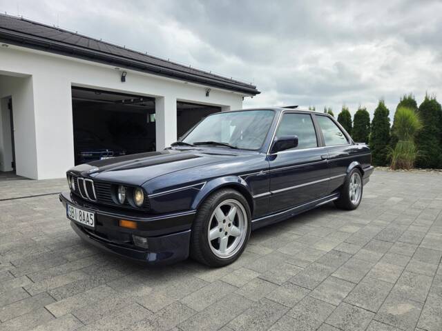 Immagine 1/8 di BMW 325i (1989)