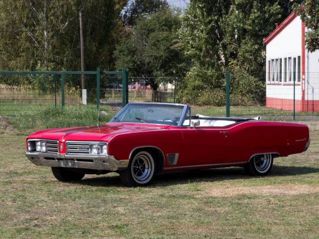 Image 1/13 of Buick Wildcat Convertible (1968)