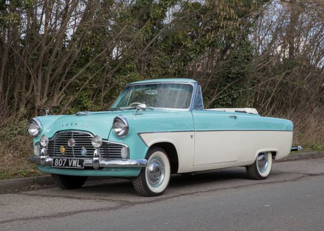 Image 1/19 of Ford Zephyr MkII (1961)