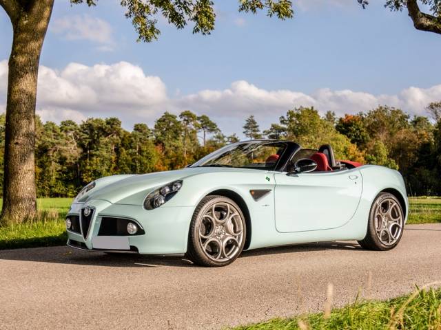 Image 1/50 of Alfa Romeo 8C Spider (2010)