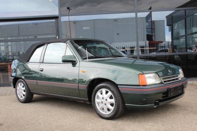 Bild 1/9 von Opel Kadett 1,6i (1990)