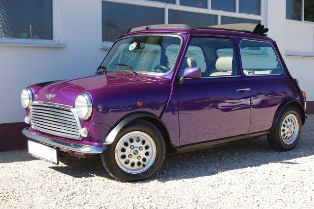 Classic car specialist with workshop – Call: +49 8233 84 74 180