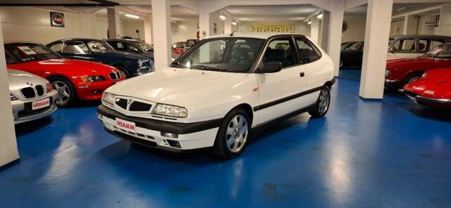 Imagen 1/49 de Lancia DELTA HPE 2.0 16V TURBO 3 (1997)