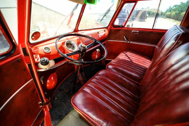Image 1/50 of Volkswagen T1 panel van (1963)