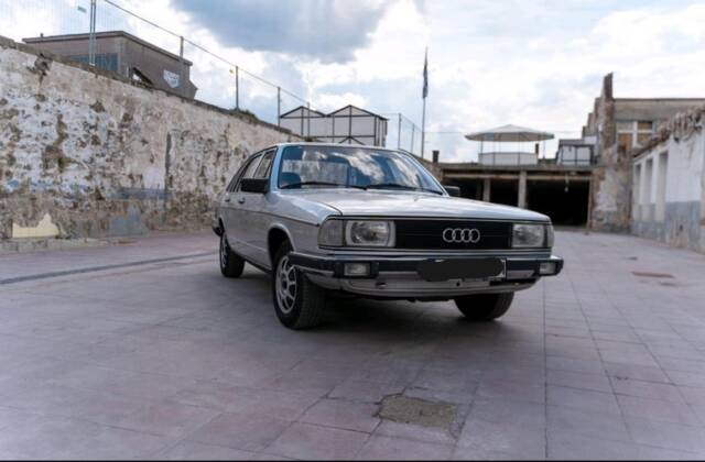 Image 1/11 de Audi 100 (1982)