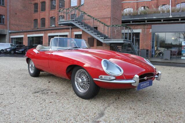 Afbeelding 1/17 van Jaguar E-Type 4.2 (1966)