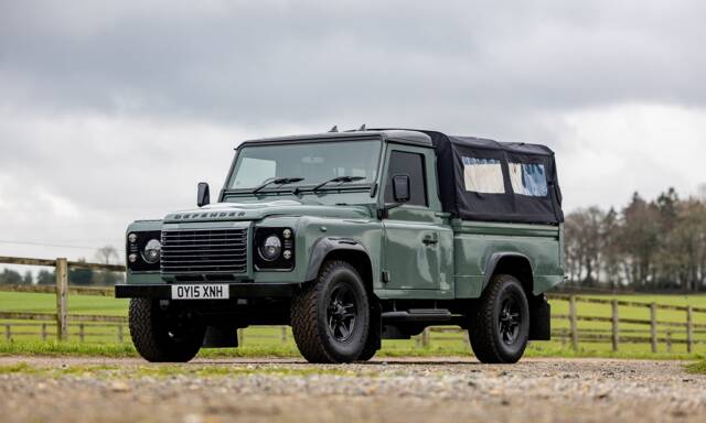Image 1/45 of Land Rover Defender 110 (2015)