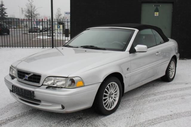 Image 1/9 of Volvo C70 2.0 T (2003)