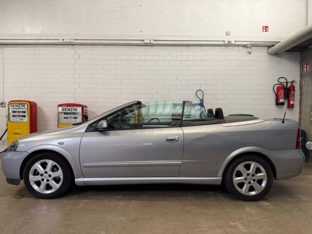 Bild 1/21 von Opel Astra 1.8 "90 Jahre Bertone" (2001)