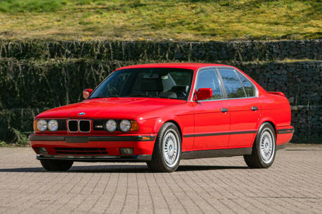 Immagine 1/46 di BMW M5 (1991)