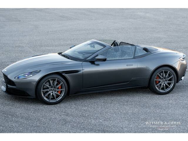 Image 1/41 of Aston Martin DB 11 Volante (2018)