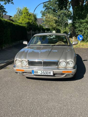 Image 1/31 of Jaguar XJ6 3.2 (1995)