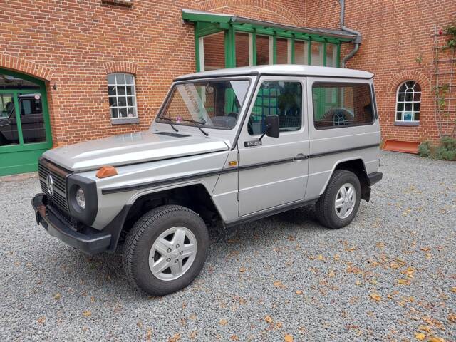 Image 1/9 of Mercedes-Benz 300 GD (SWB) (1988)
