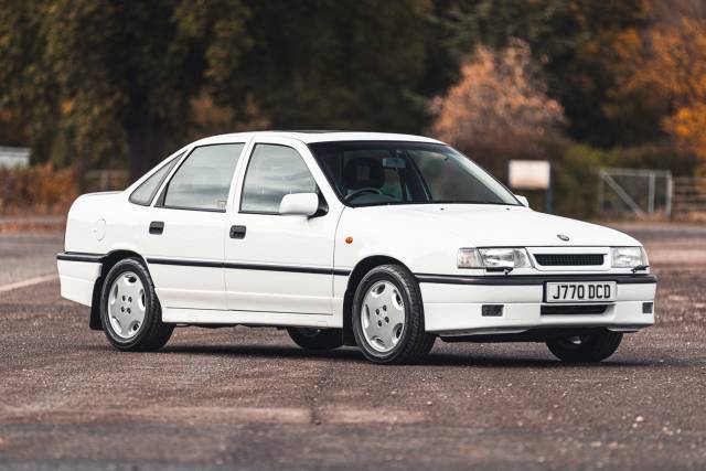 Image 1/25 of Vauxhall Cavalier 2000 GSi (1992)