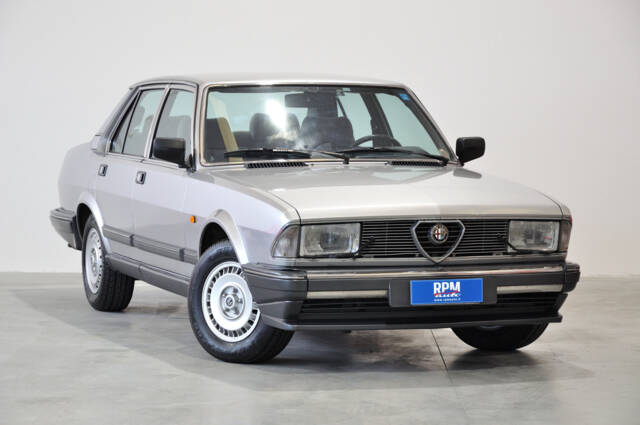 Imagen 1/40 de Alfa Romeo Alfa 6 - 2.0 (1986)