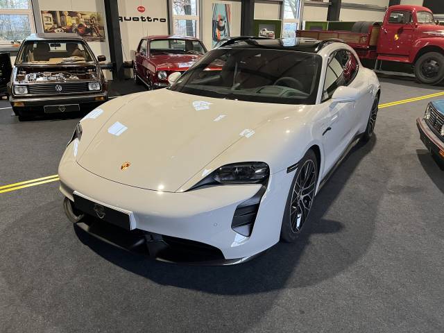 Bild 1/33 von Porsche Taycan GTS Sport Turismo (2022)