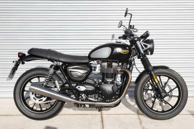 Image 1/42 of Triumph Street Twin Bonneville (2021)