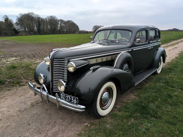 Immagine 1/32 di Buick Century Touring Sedan (1938)