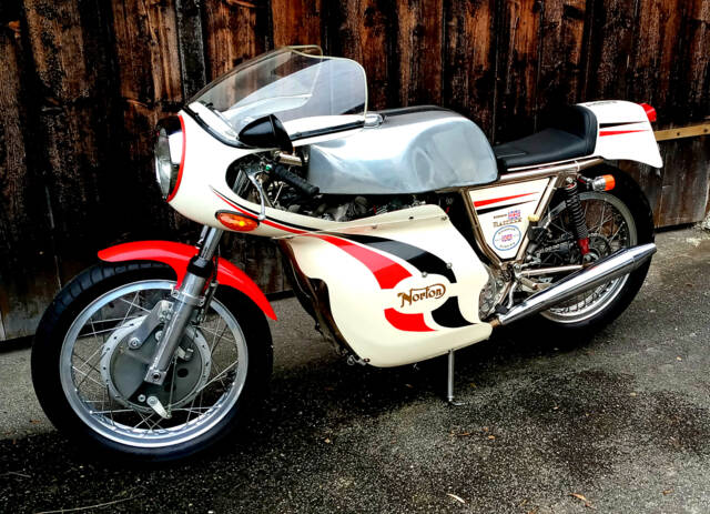 Image 1/6 de Norton DUMMY (1973)