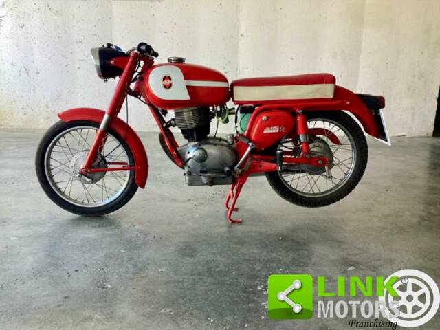 Immagine 1/10 di Gilera Giubileo 150 (1971)