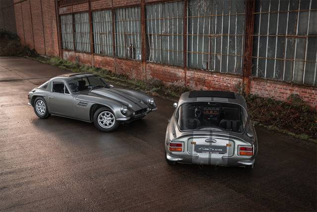 Image 1/39 of TVR Vixen Series 3 (1971)