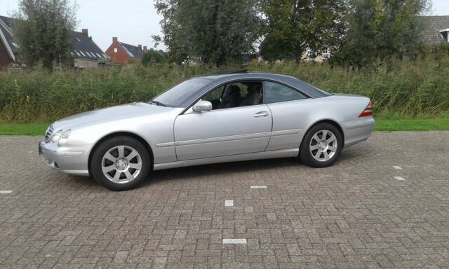 Image 1/8 of Mercedes-Benz CL 600 (2001)