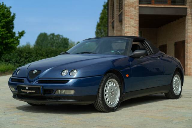 Bild 1/50 von Alfa Romeo Spyder (1998)