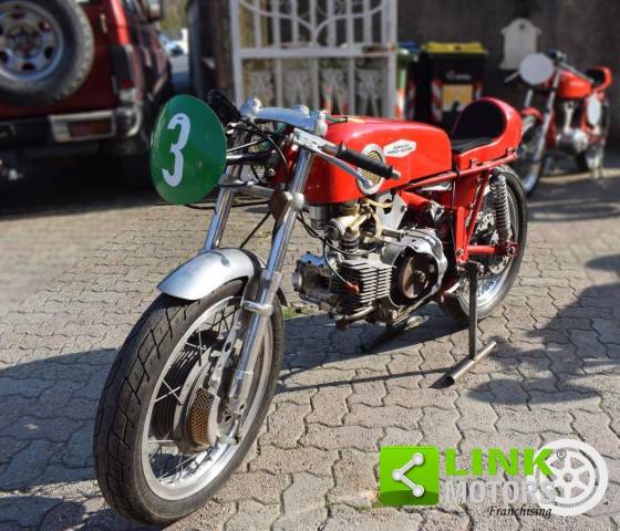 Image 1/12 of Aermacchi Harley-Davidson DUMMY (1965)