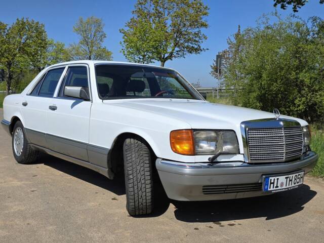 Image 1/8 of Mercedes-Benz 300 SE (1985)